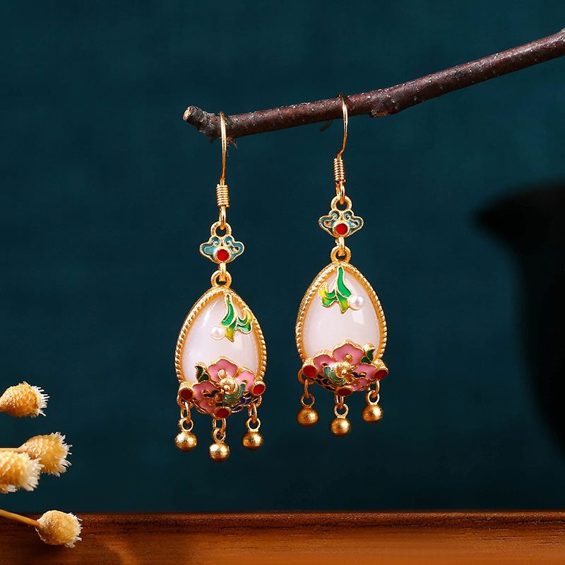 Gold Plated Jewelry - Naturalne jadeitowe kolczyki w kształcie kwiatów,